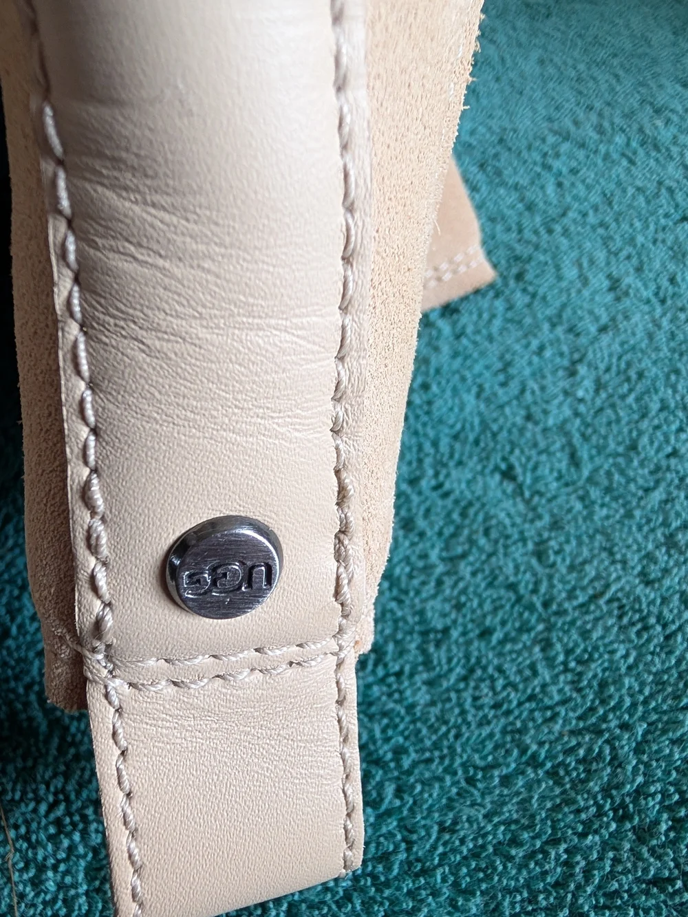 UGG Women's Suede Waterproof Round Toe Chelsea Boots in Blush Size 9.5